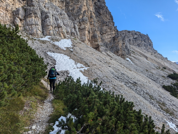 Loose scree path on the Alta Via 9 East stage 2